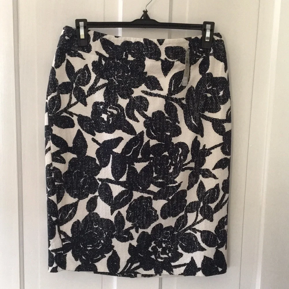 3 Pencil Skirt Bundle • WORTH • ANN TAYLOR • WORTHINGTON • Sizes 4 and 2 - Picture 6 of 16